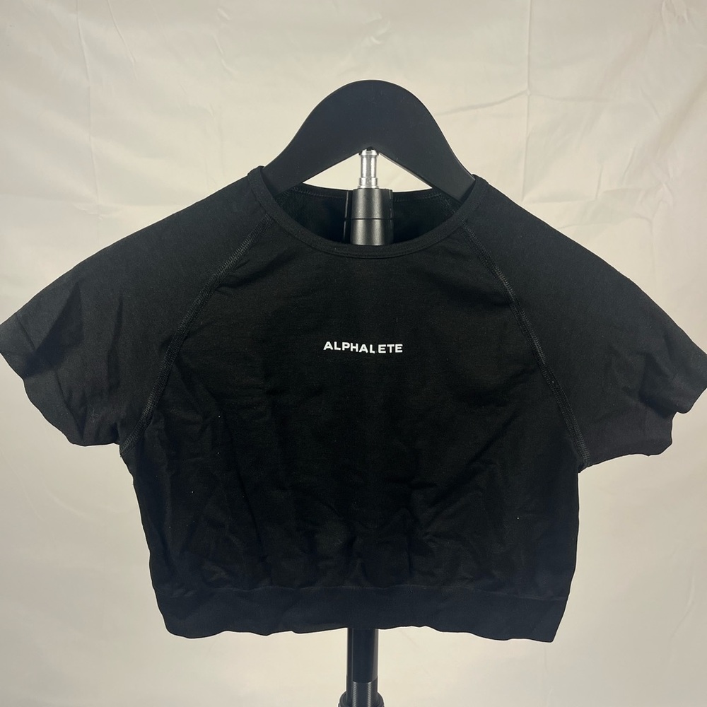 Alphalete‎ Crop Top Black Athletic Gym Shirt Size Medium